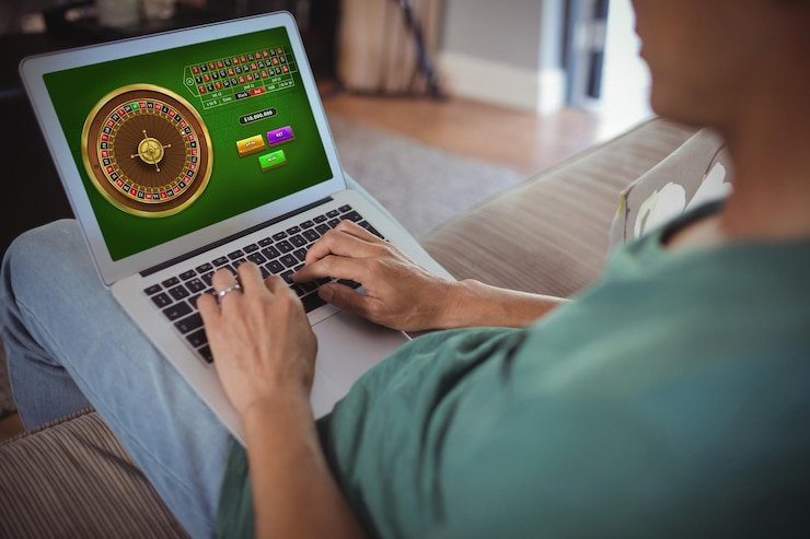 Skema perlindungan keamanan platform dan privasi akun pengguna livedraw